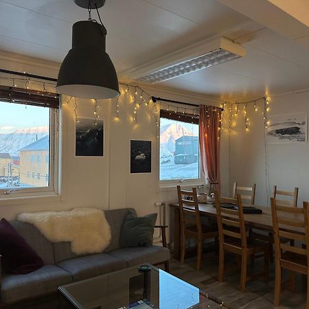 Haugen Pensjonat Svalbard Longyearbyen Buitenkant foto