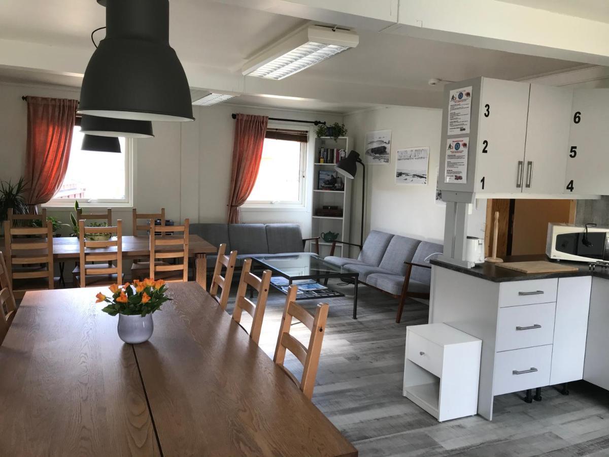 Haugen Pensjonat Svalbard Longyearbyen Buitenkant foto