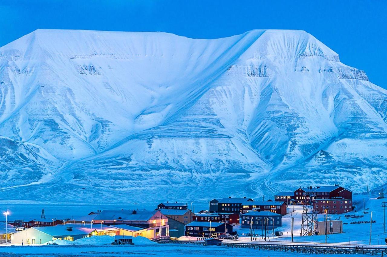 Haugen Pensjonat Svalbard Longyearbyen Buitenkant foto