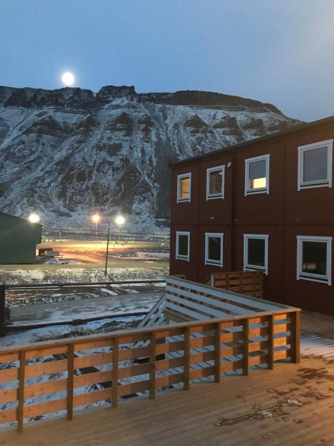 Haugen Pensjonat Svalbard Longyearbyen Buitenkant foto