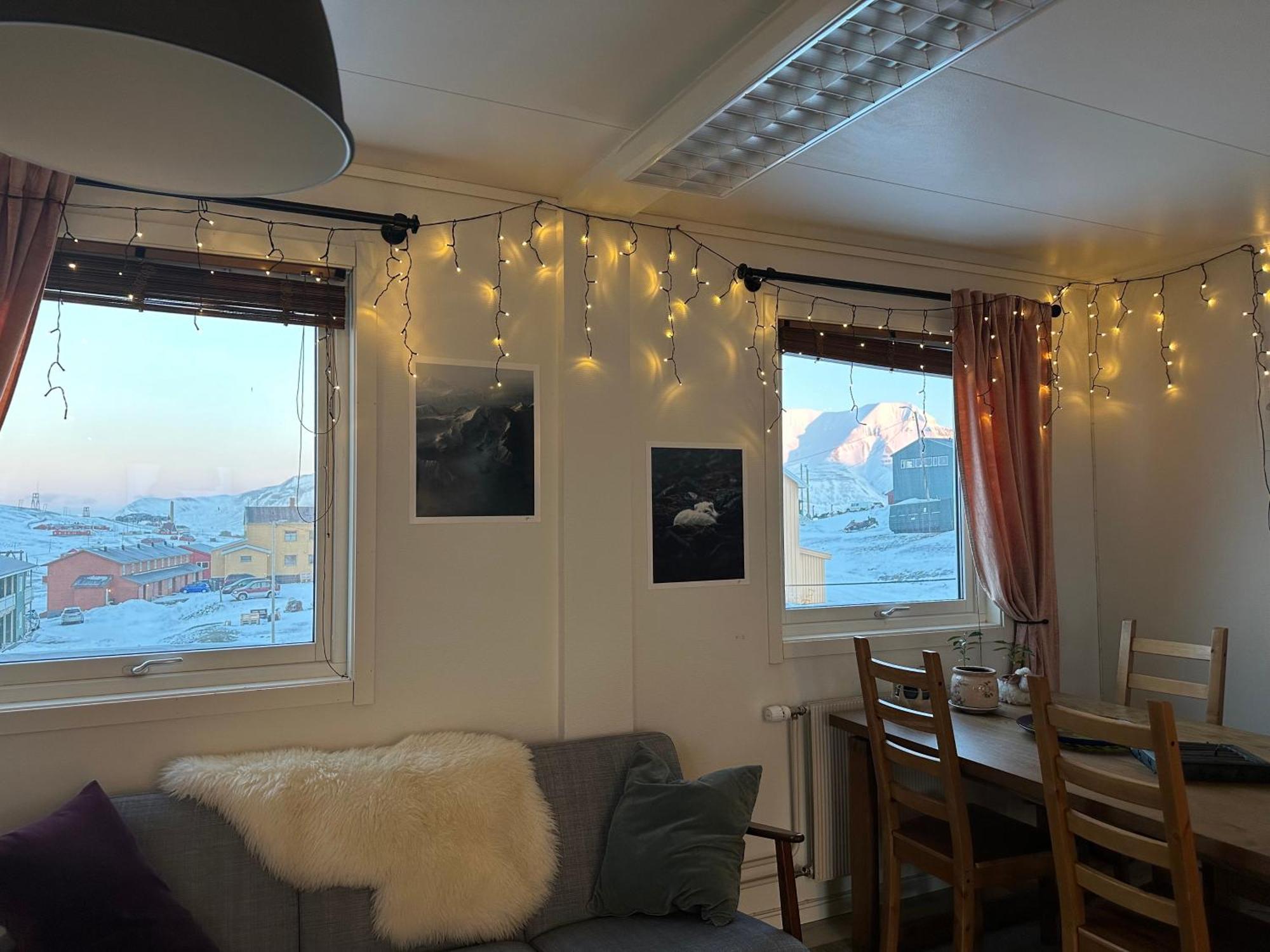 Haugen Pensjonat Svalbard Longyearbyen Buitenkant foto